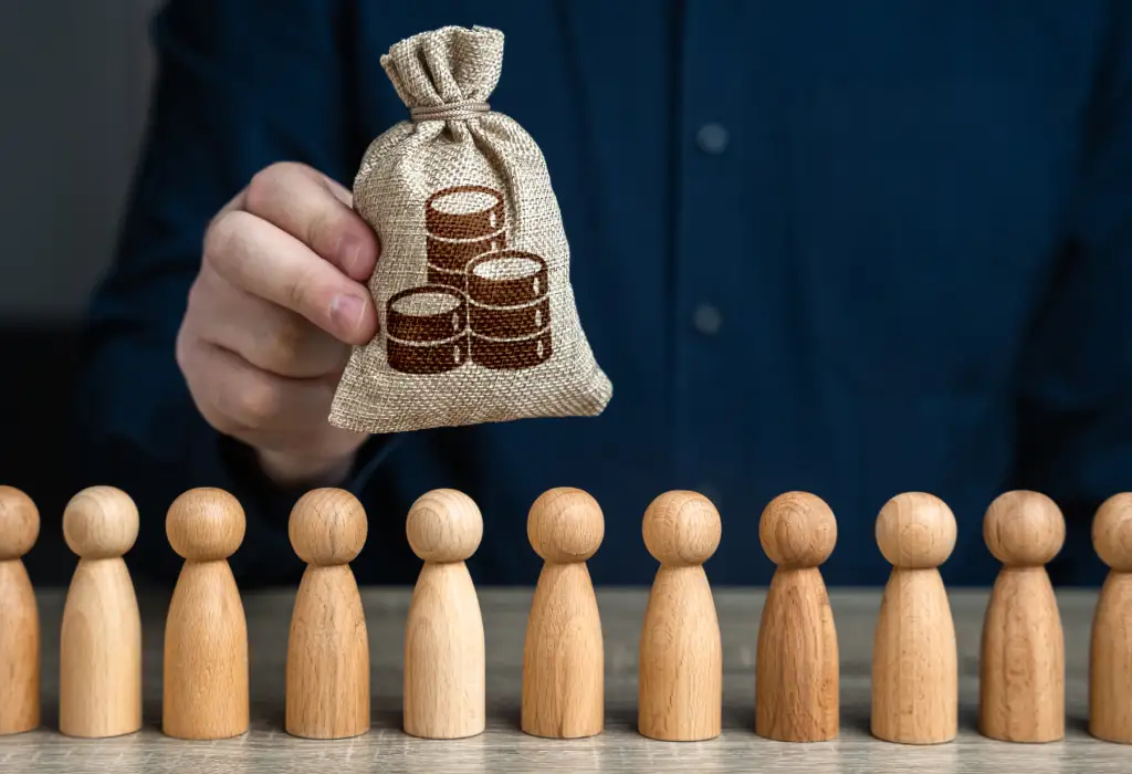 Bagaimana Hukumnya Bersedekah Tapi Masih Punya Hutang